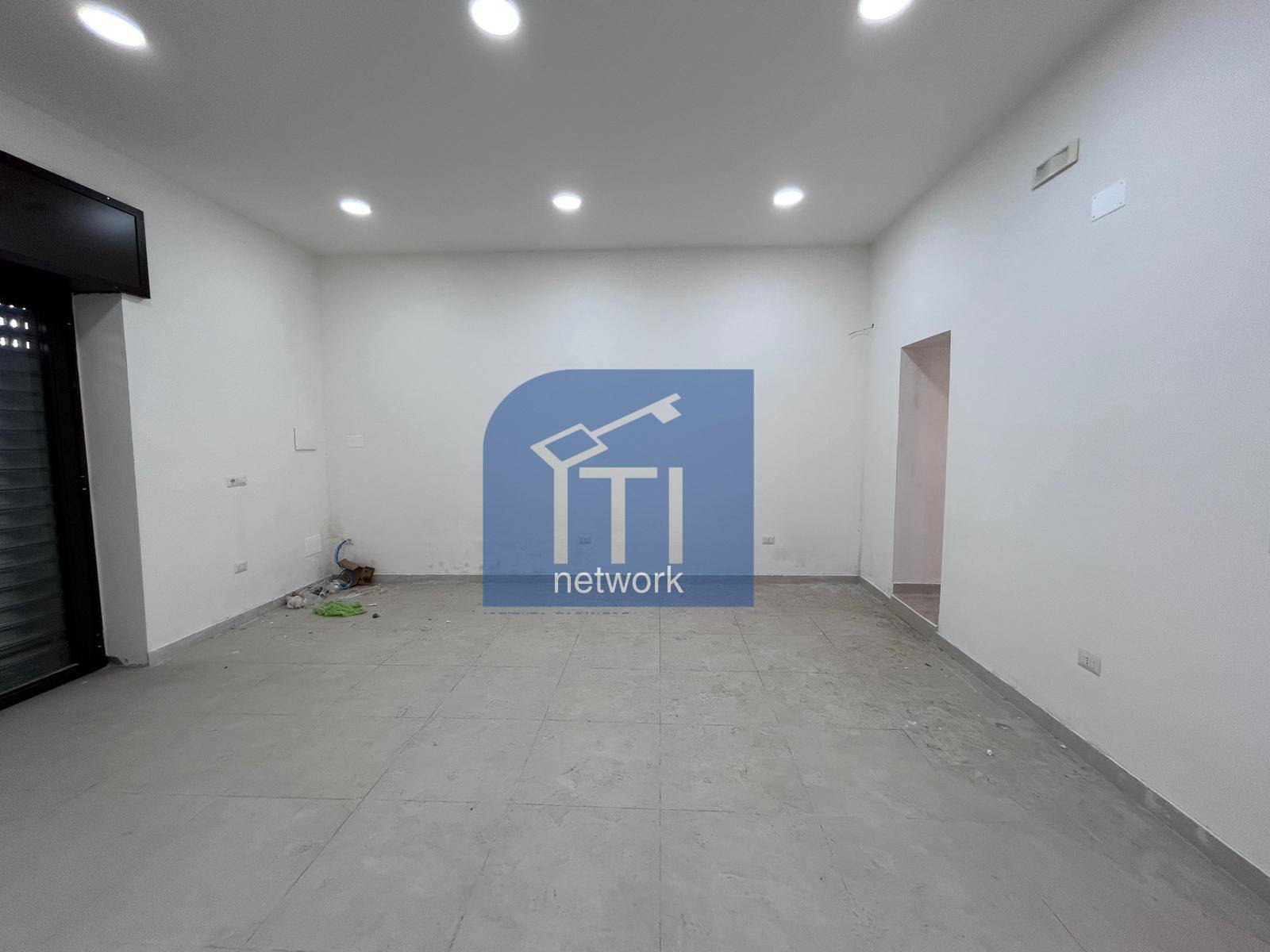 NEGOZIO in affitto a Qualiano