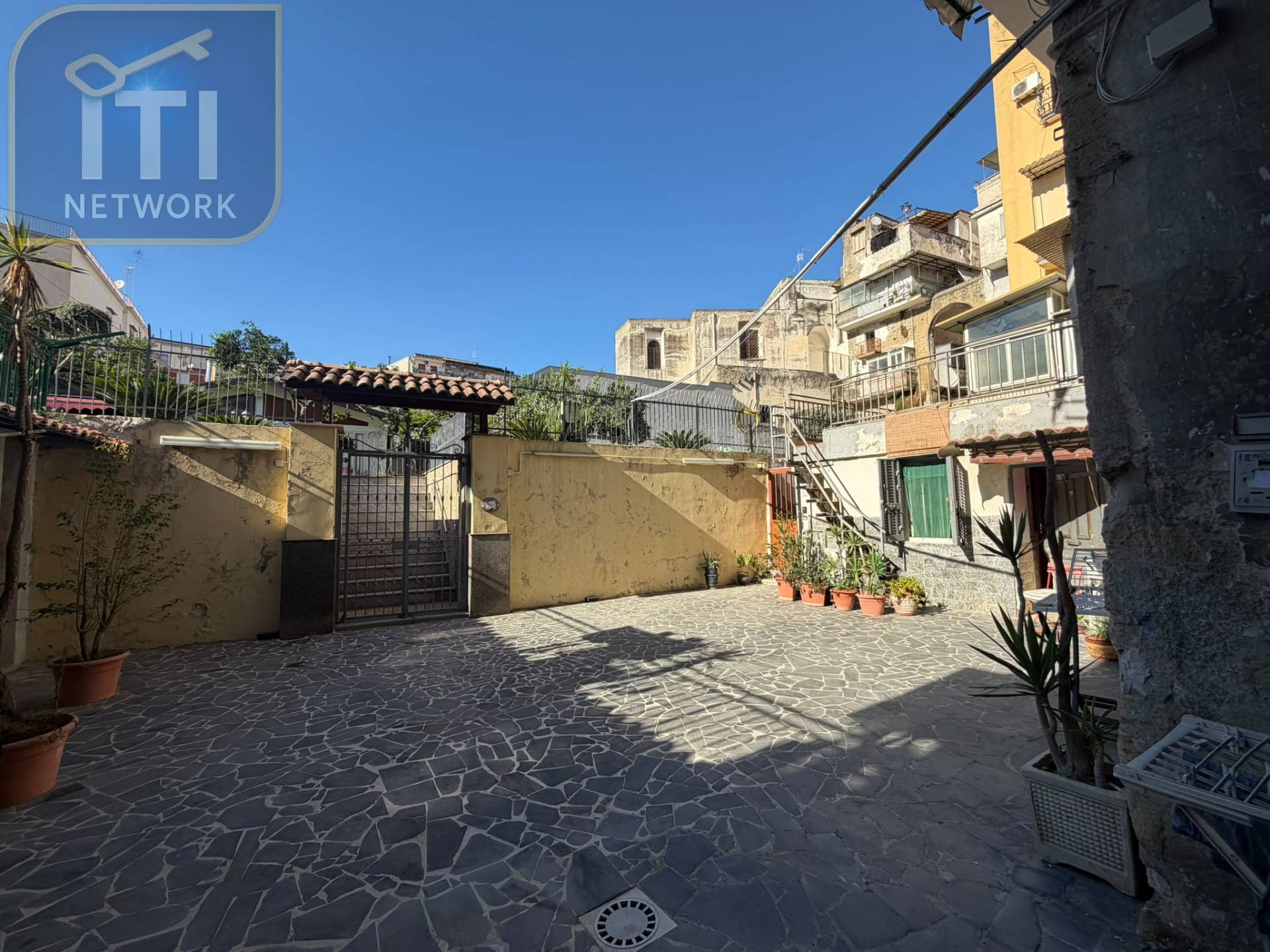 TRILOCALE in affitto a Napoli, SANITA'