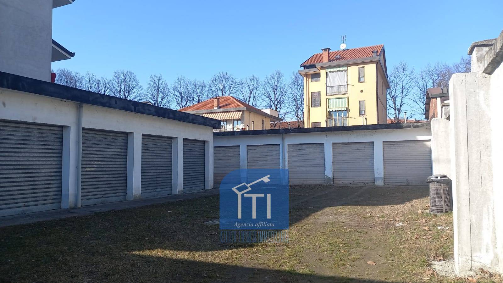 Box/Garage 11mq in vendita, Torino falchera villaretto