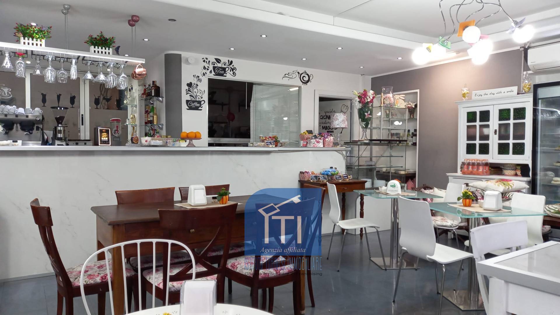 LICENZA/ATTIVITA COMM.LE in vendita a Ivrea