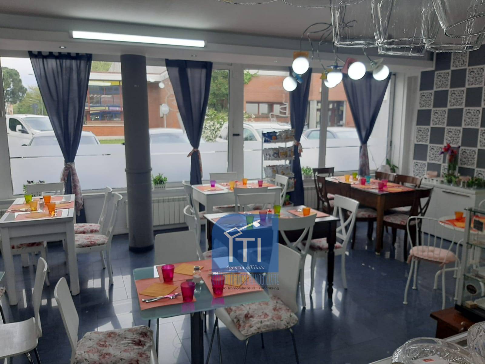 LICENZA/ATTIVITA COMM.LE in vendita a Ivrea