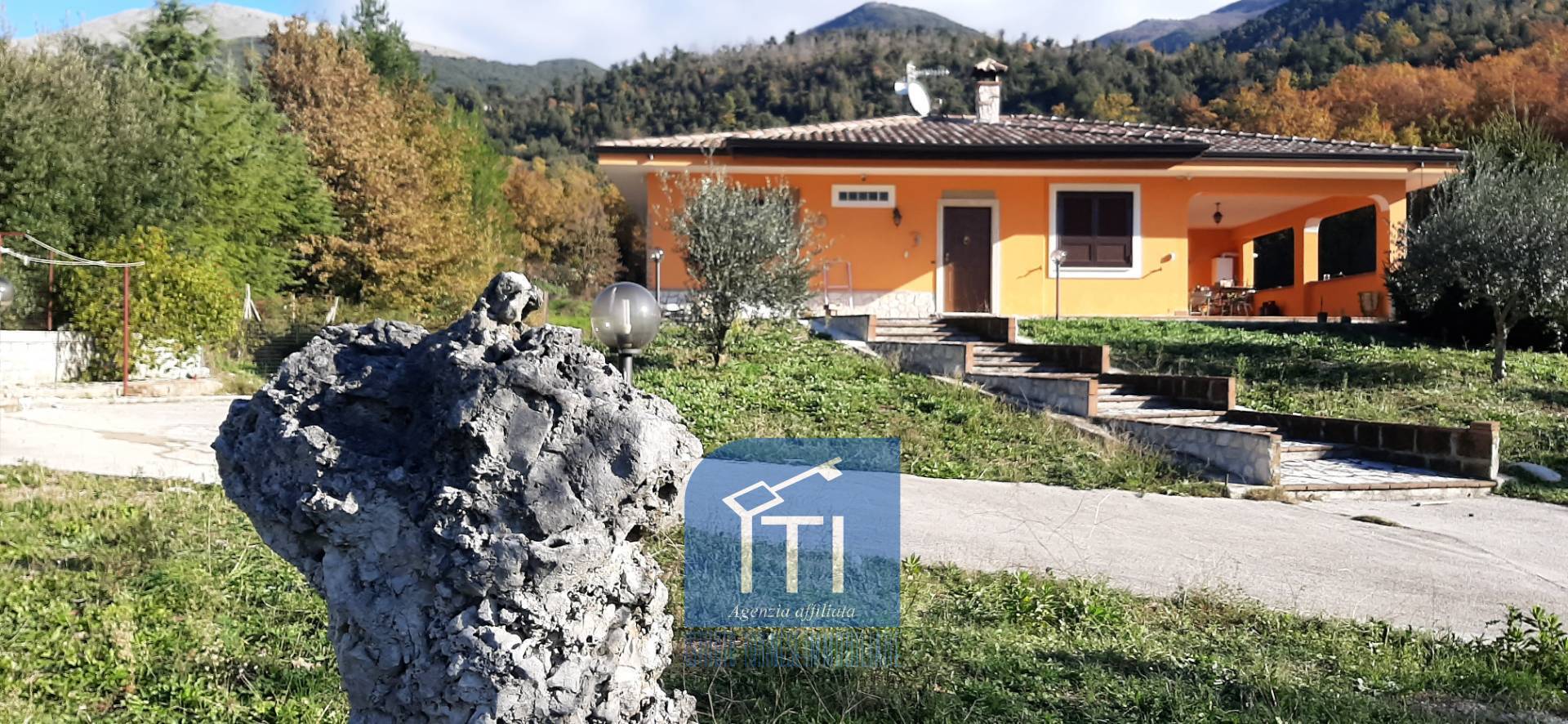 Villa con terrazzo a Mignano Monte Lungo