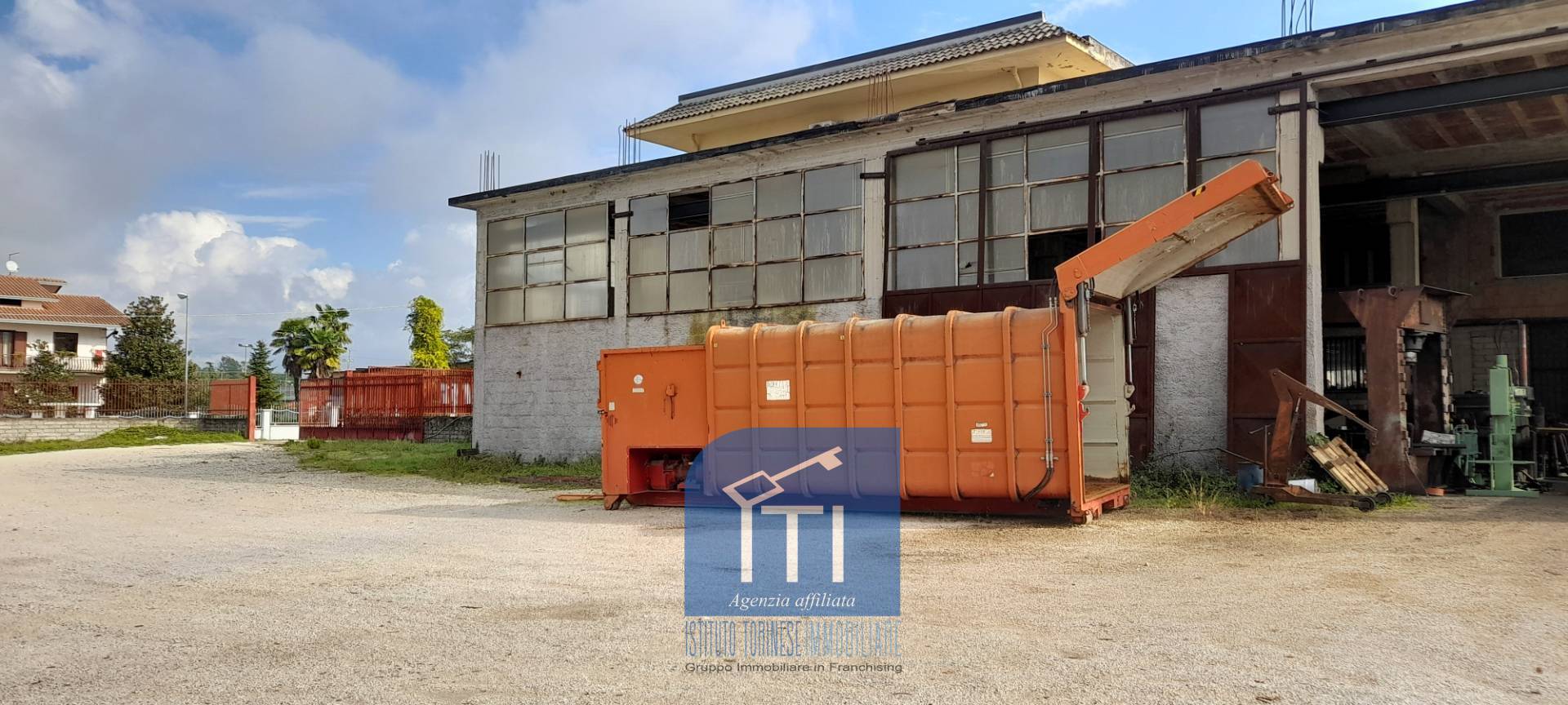 FABBRICATO INDUSTRIALE in vendita a Cassino