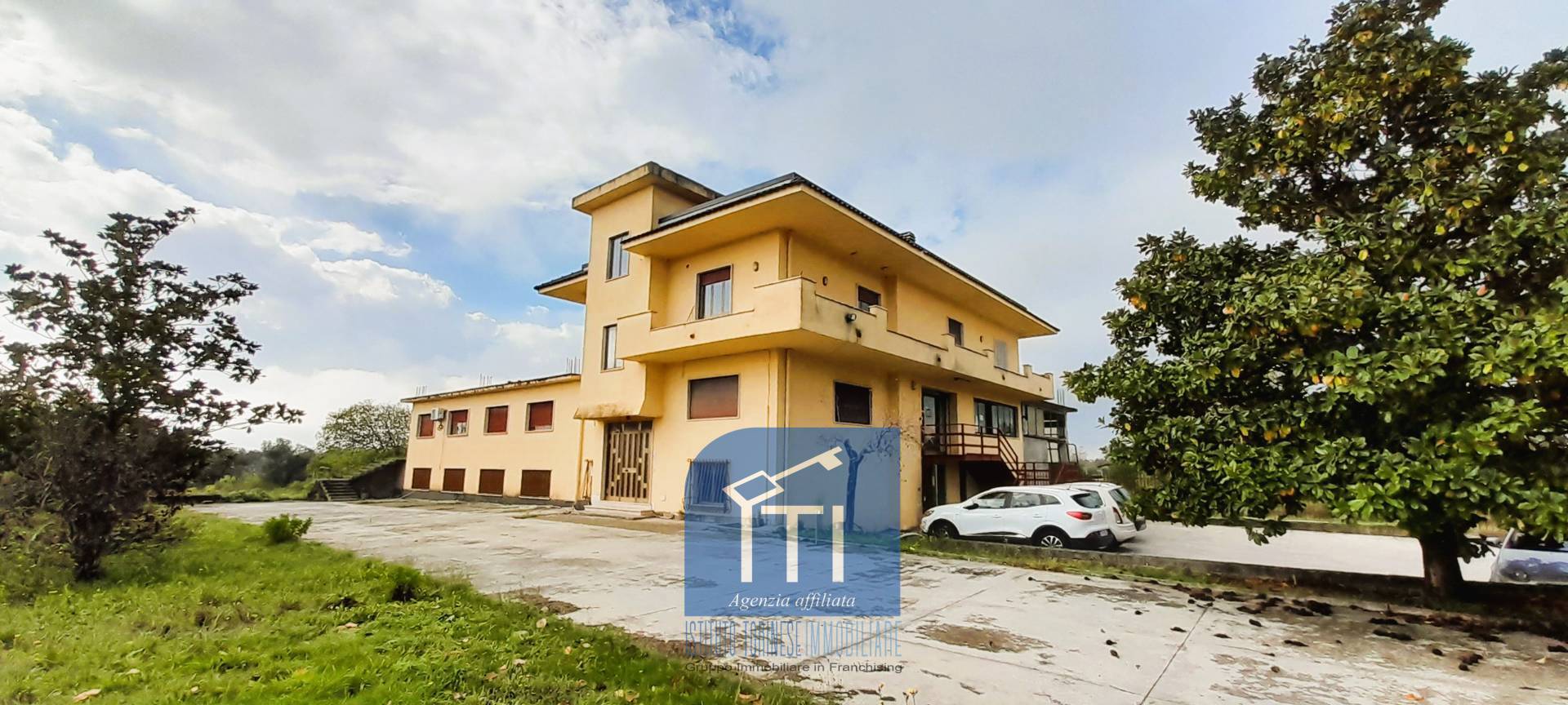 FABBRICATO INDUSTRIALE in vendita a Cassino