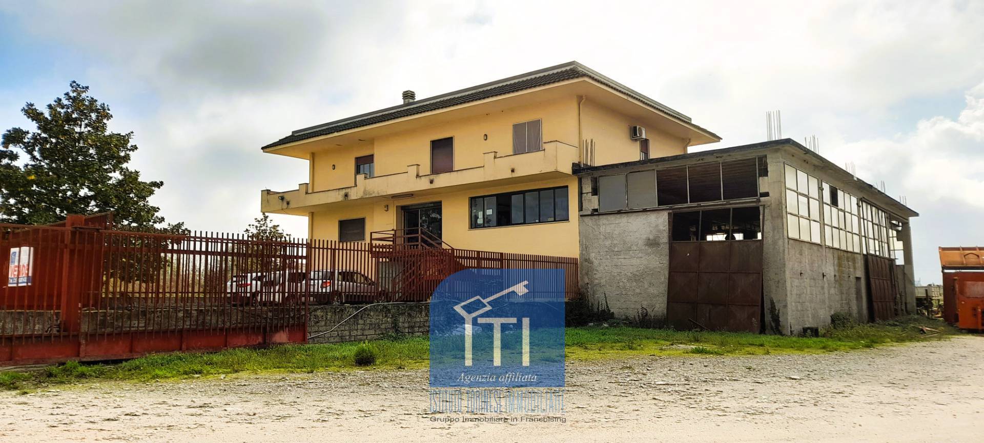 FABBRICATO INDUSTRIALE in vendita a Cassino