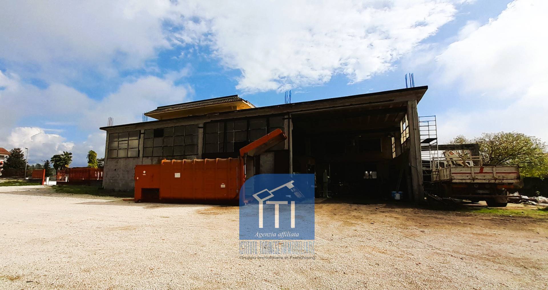 FABBRICATO INDUSTRIALE in vendita a Cassino