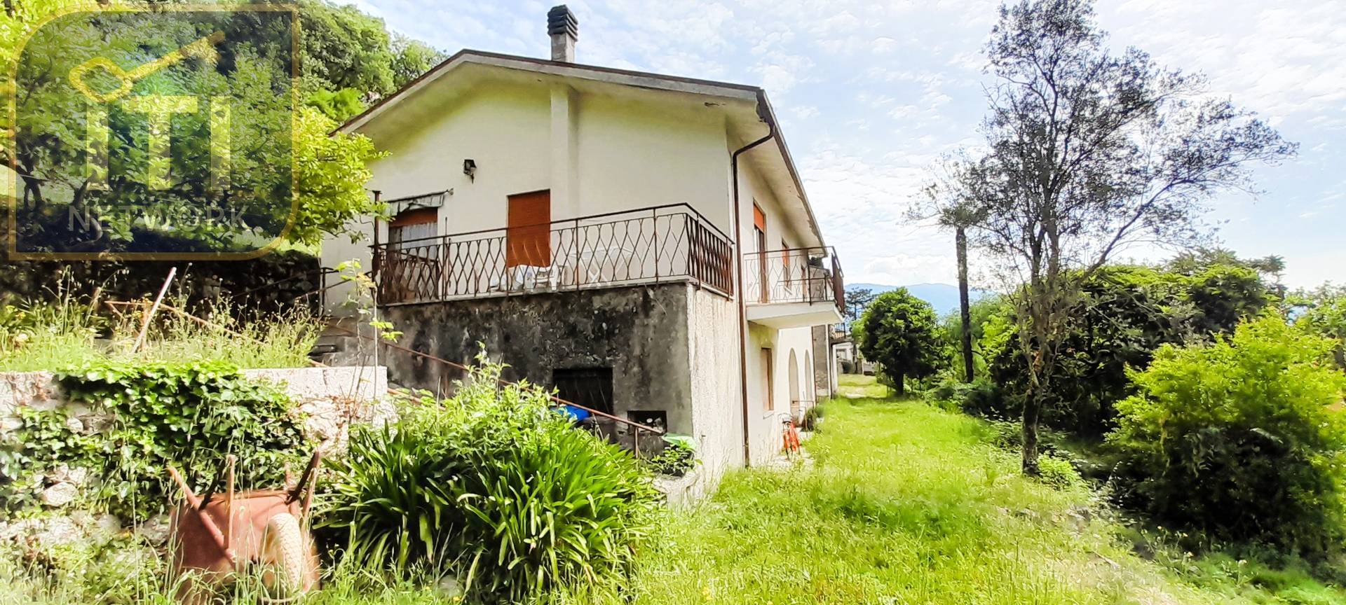 VILLA BIFAMILIARE in vendita a Cassino