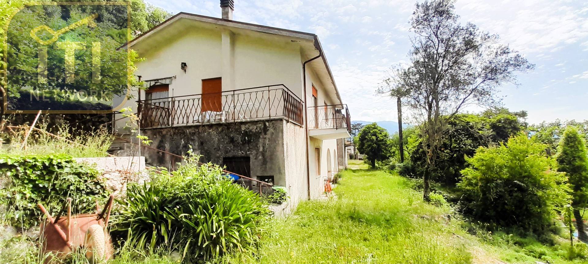 VILLA BIFAMILIARE in vendita a Cassino