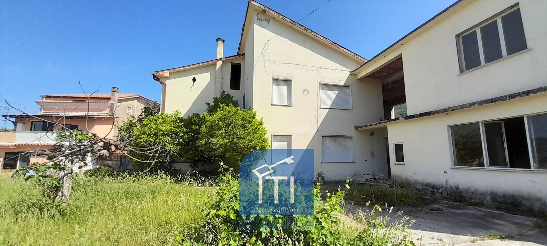 SEMINDIPENDENTE in vendita a Cassino
