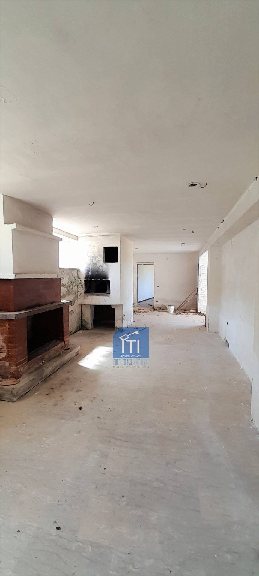 SEMINDIPENDENTE in vendita a Cassino