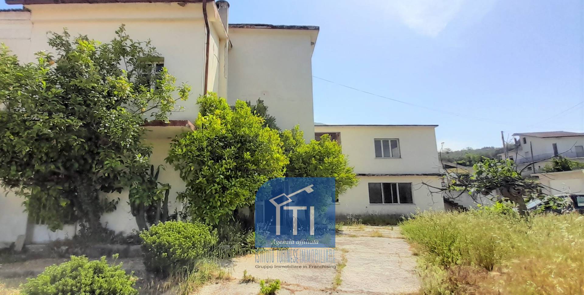 SEMINDIPENDENTE in vendita a Cassino