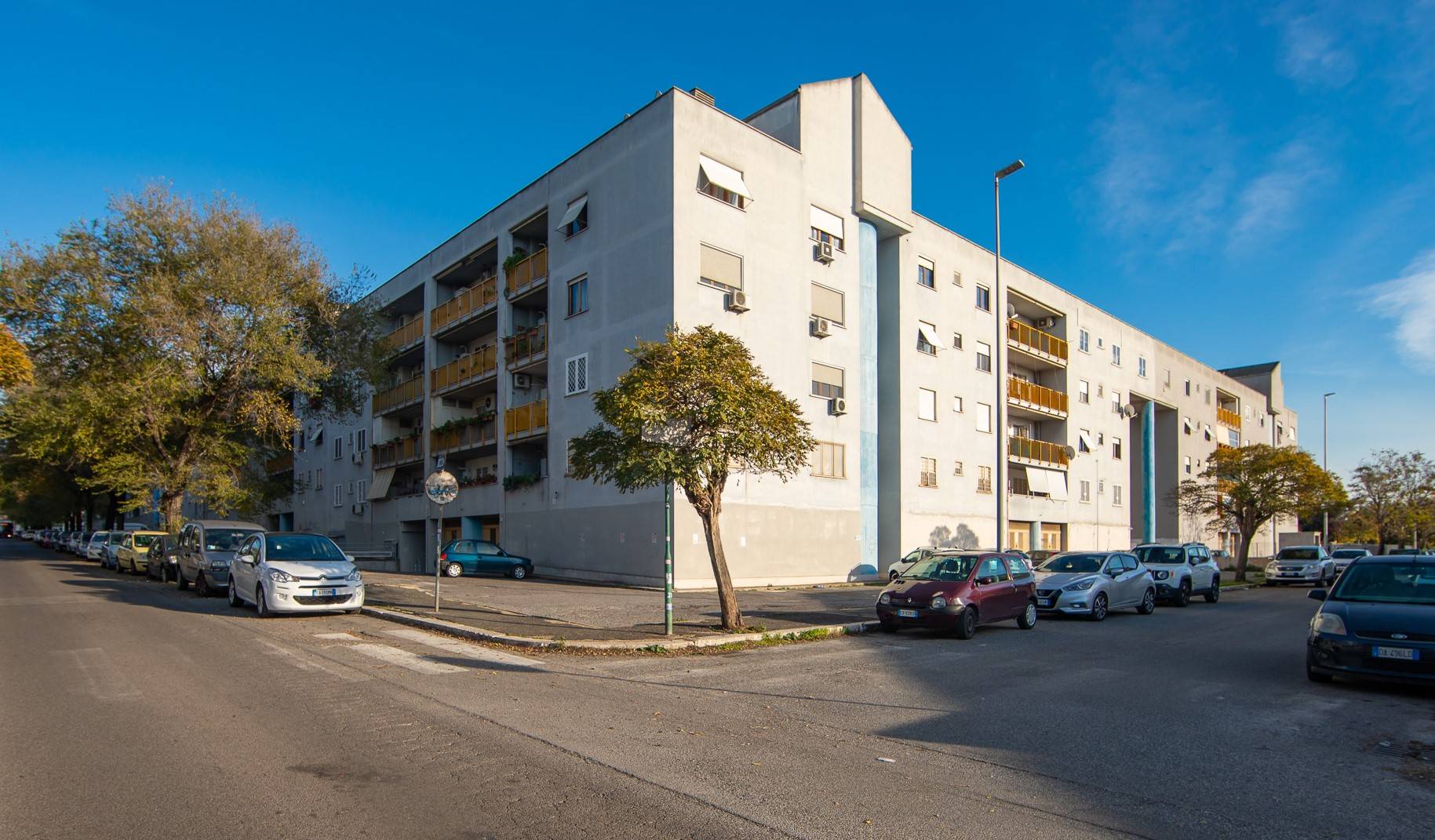 Bilocale con terrazzo, Roma acilia