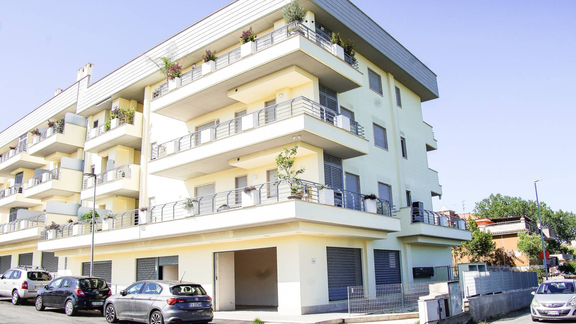 Locale commerciale in affitto a Roma, Acilia