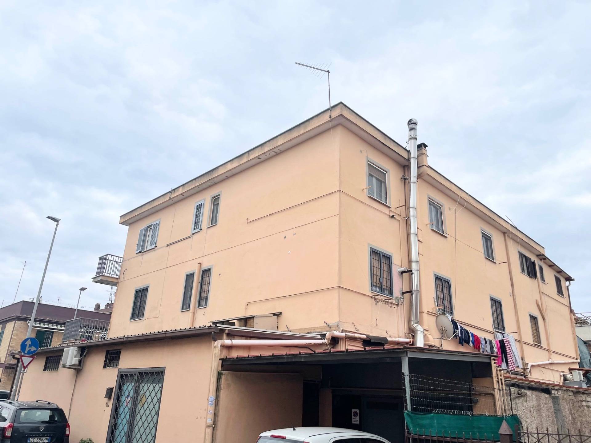 BILOCALE in vendita a Roma, Acilia/Dragona