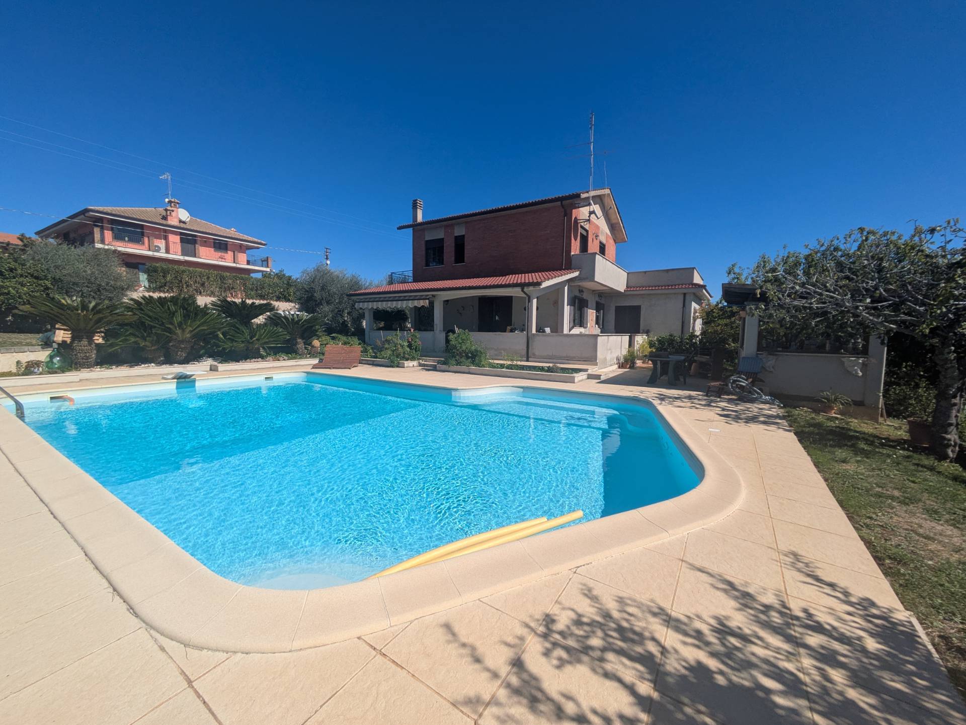 VILLA UNIFAMILIARE in vendita a Genzano di Roma, Colli di Cicerone