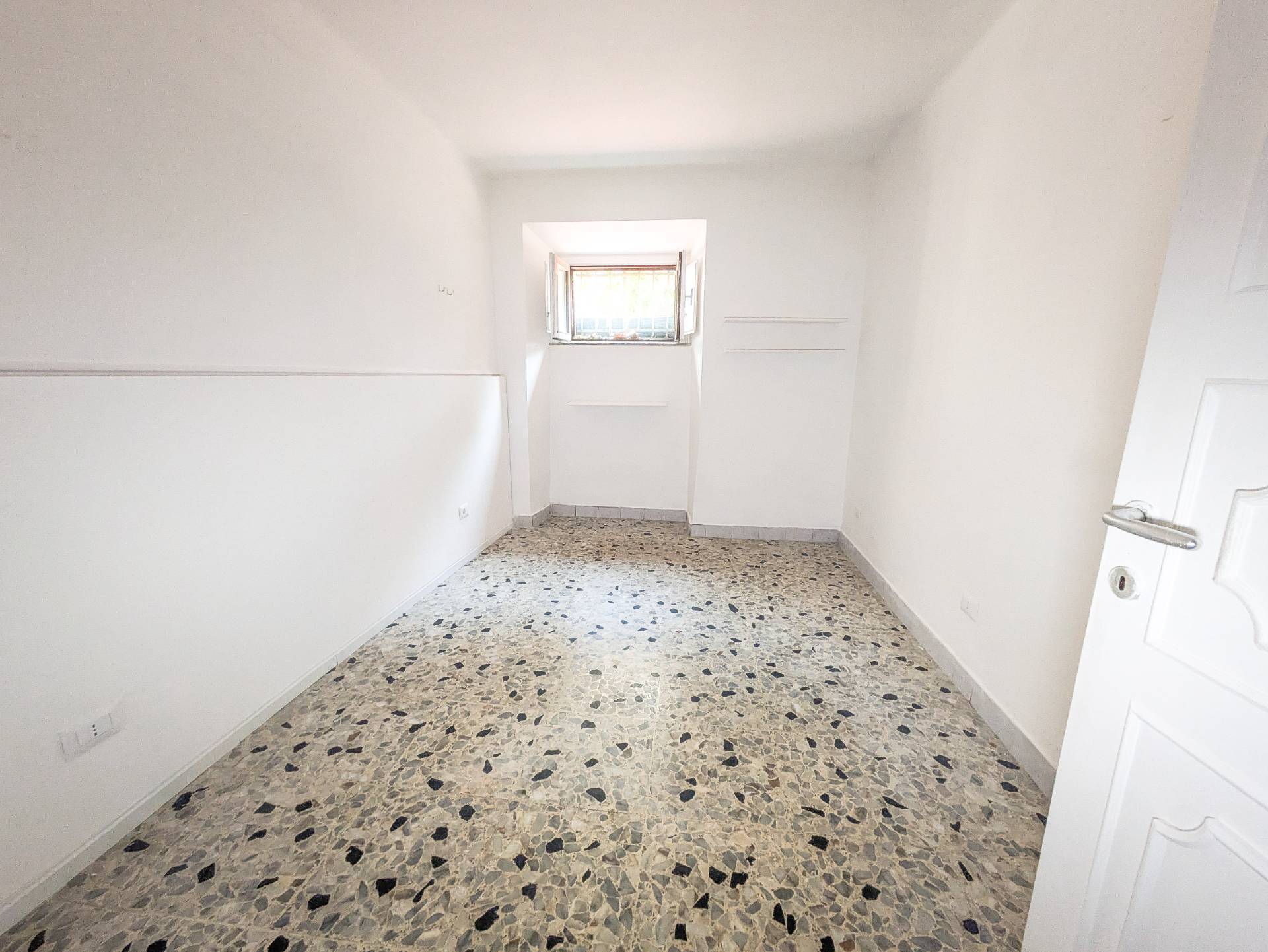 TRILOCALE in vendita a Roma, Ostia