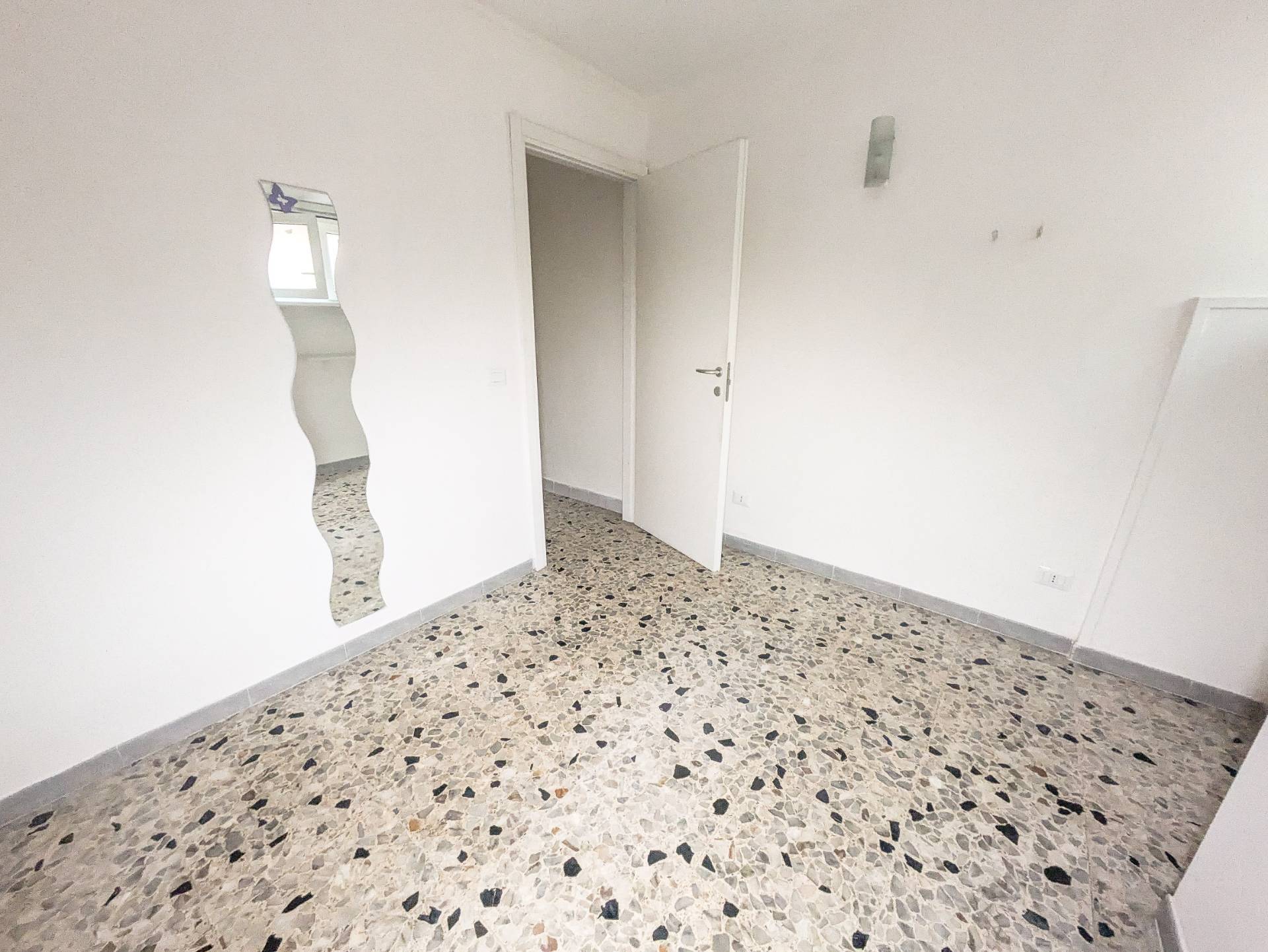 TRILOCALE in vendita a Roma, Ostia