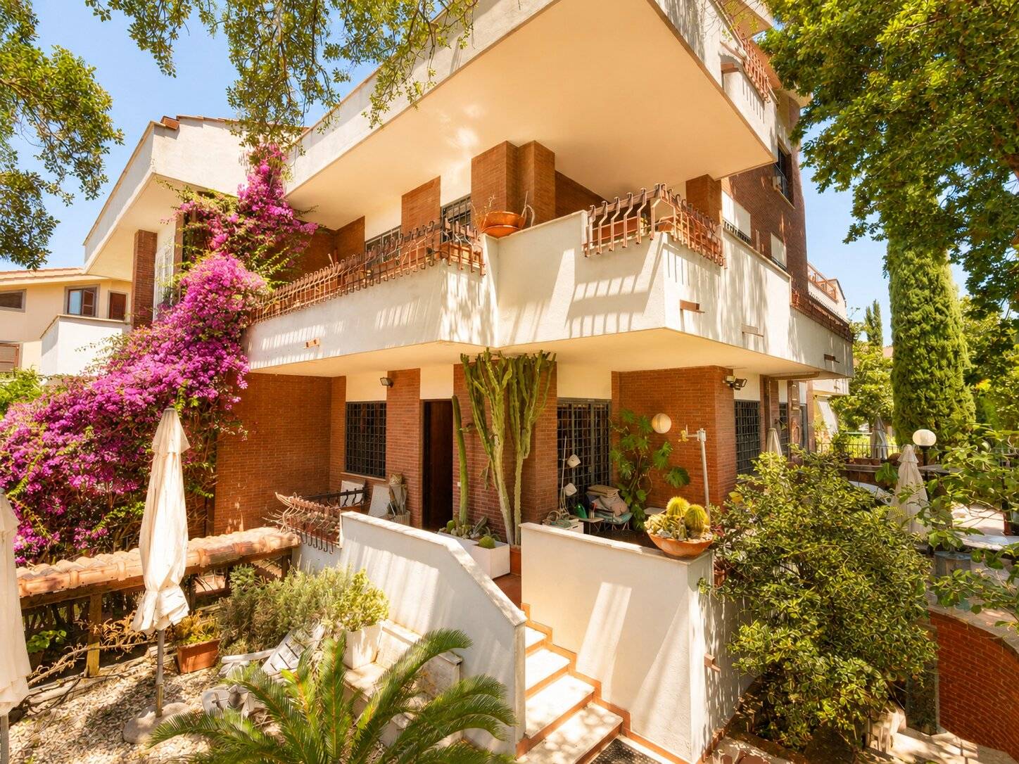 VILLA QUADRIFAMILIARE in vendita a Roma, Axa