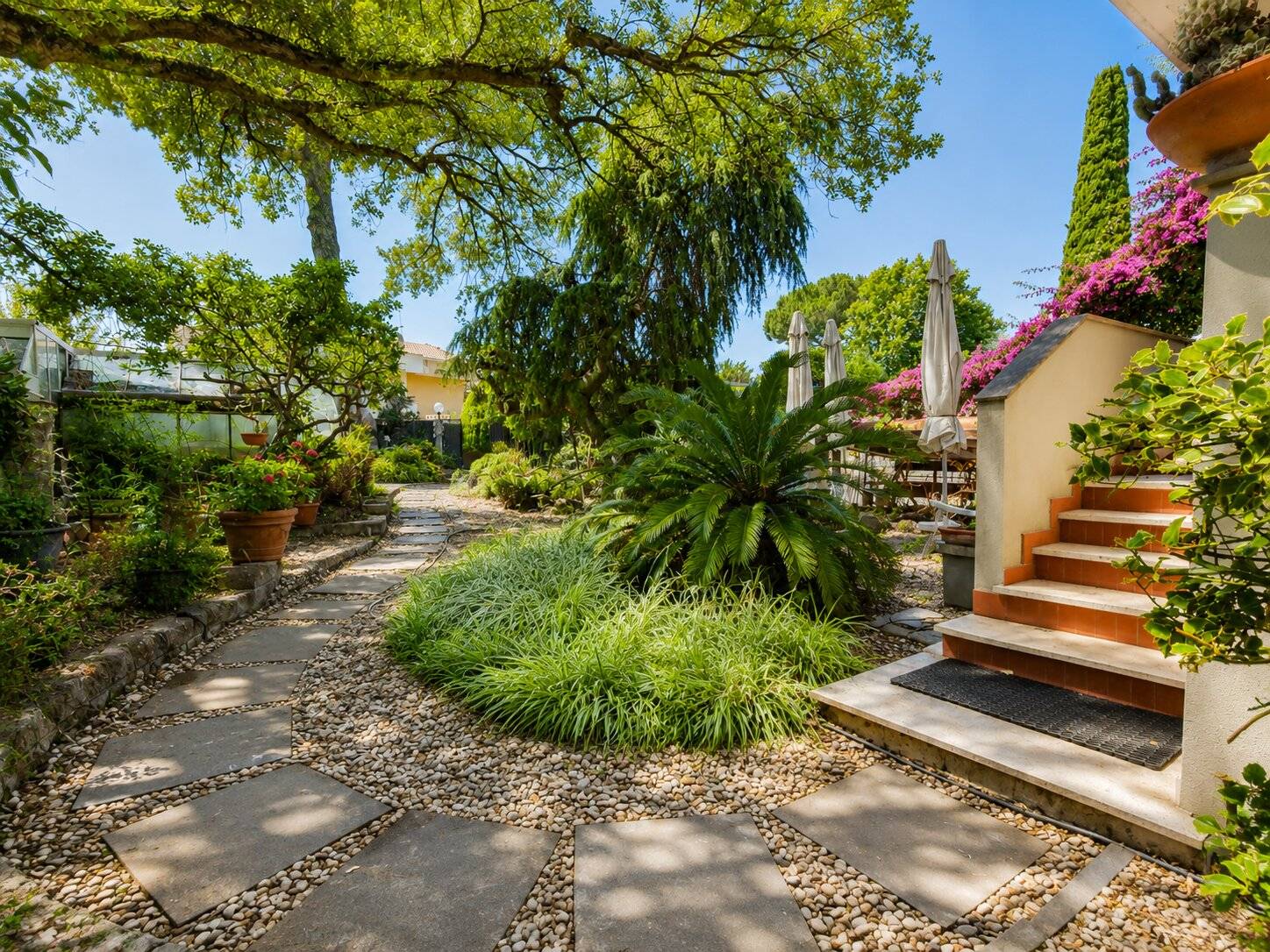 VILLA QUADRIFAMILIARE in vendita a Roma, Axa