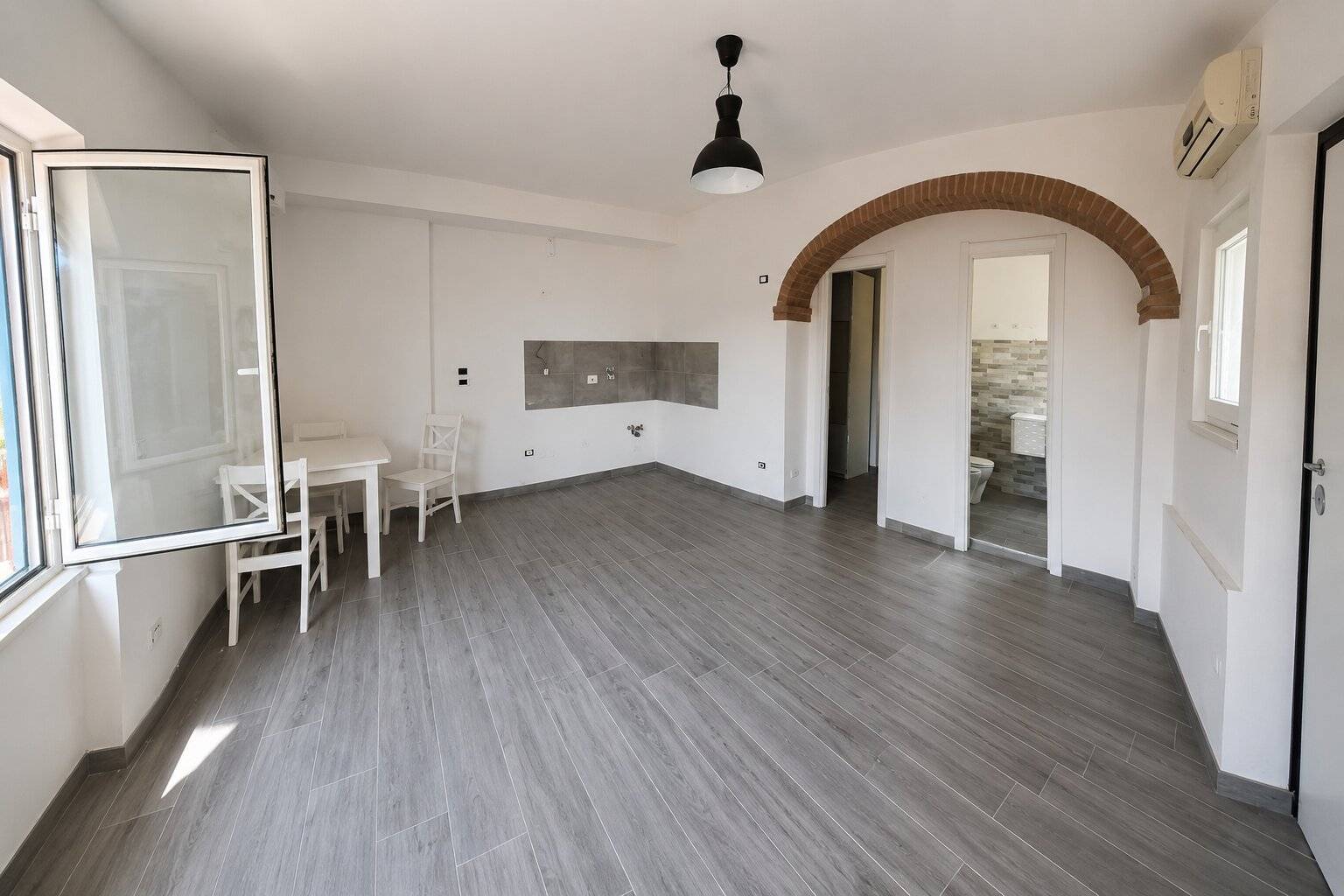 BILOCALE in vendita a Roma, Ostia/Ostia antica