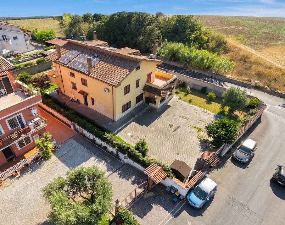 QUADRILOCALE in vendita a Roma, Acilia