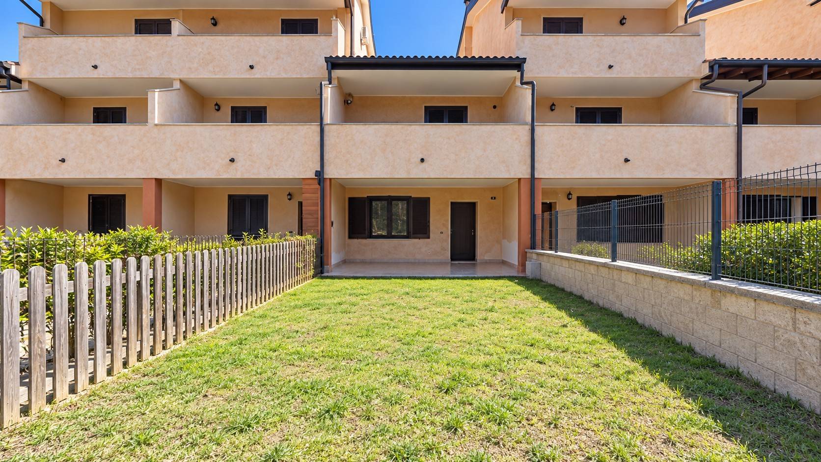VILLA A SCHIERA in vendita a Riano, La Rosta