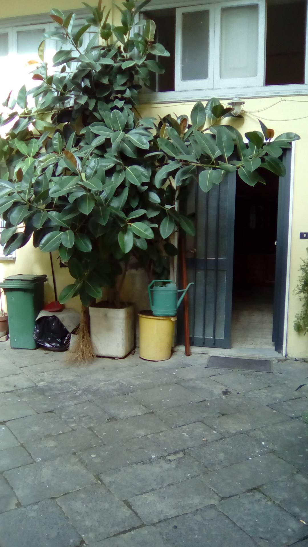 NEGOZIO in vendita a Sant'Antimo