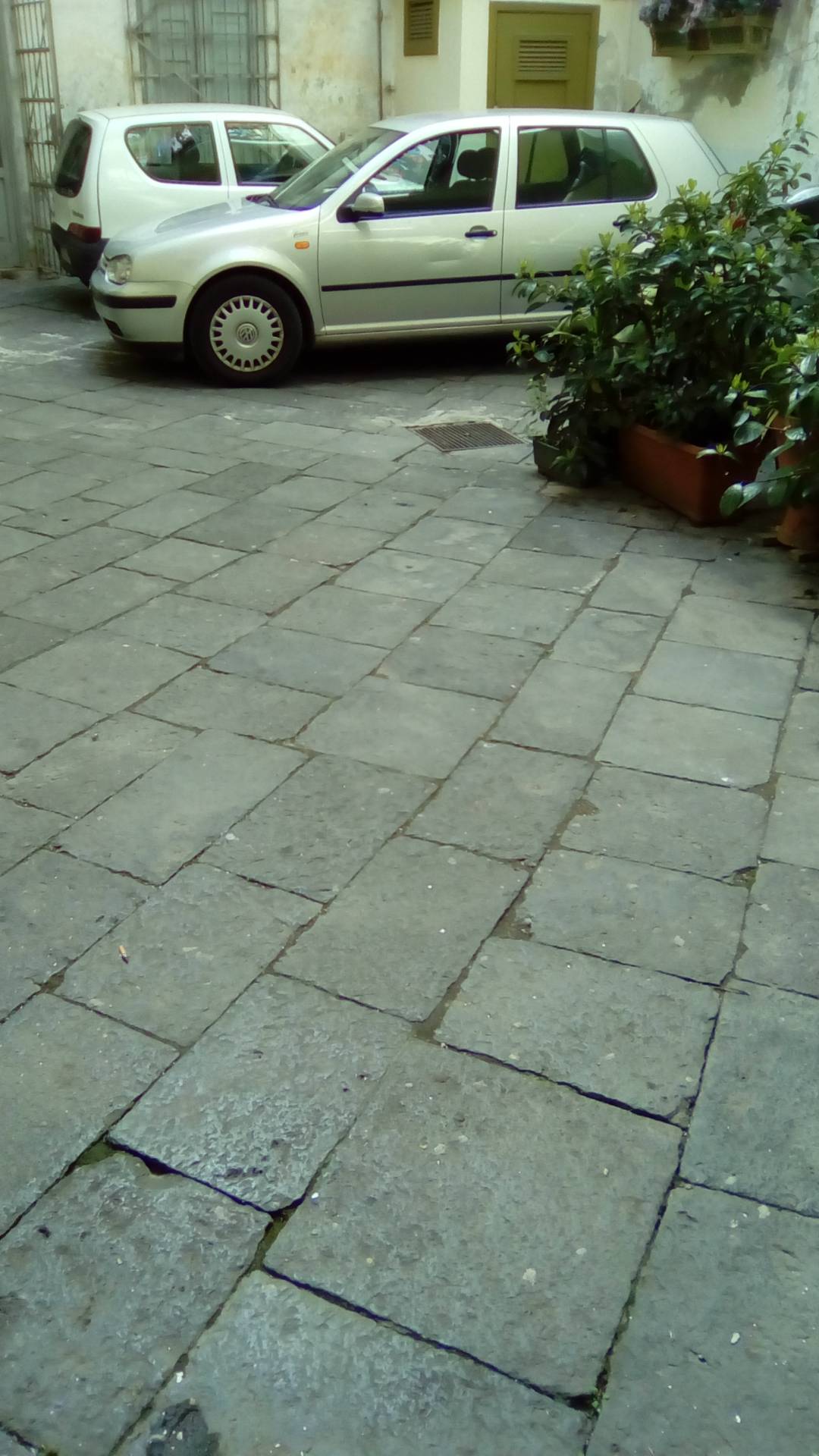 NEGOZIO in vendita a Sant'Antimo