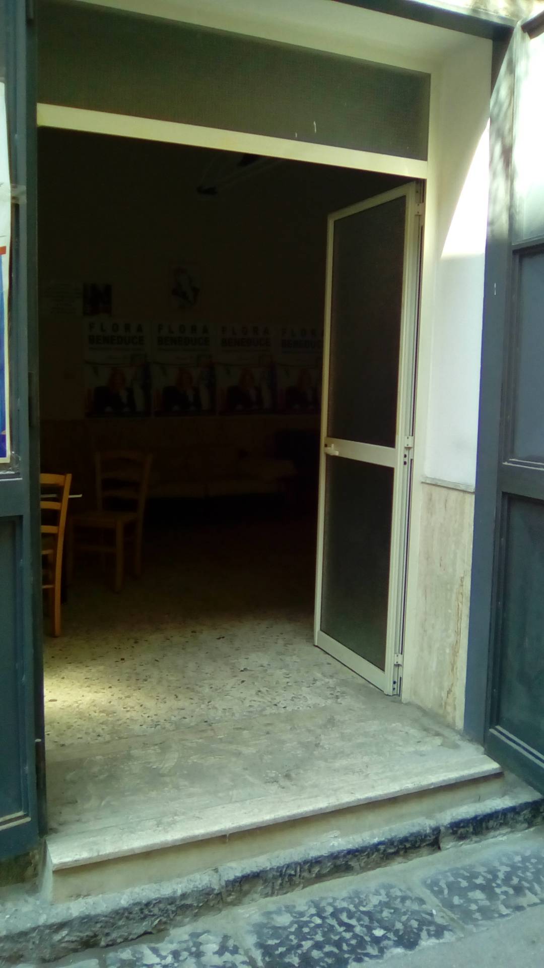 NEGOZIO in vendita a Sant'Antimo