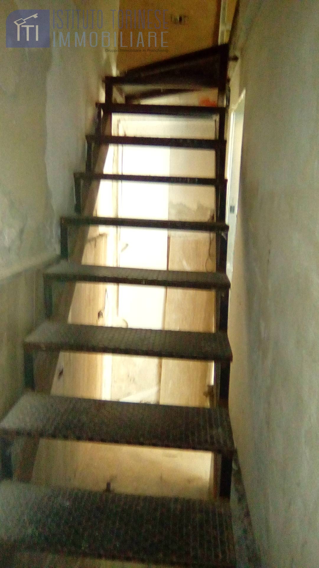 MAGAZZINO/CANTINA in vendita a Sant'Antimo