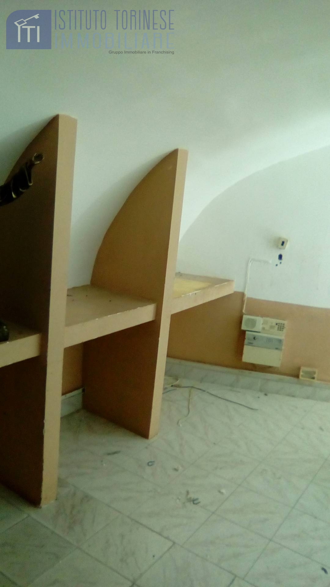 MAGAZZINO/CANTINA in vendita a Sant'Antimo