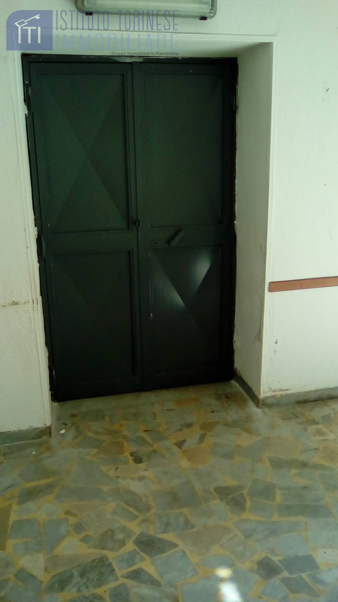 NEGOZIO in vendita a Sant'Antimo