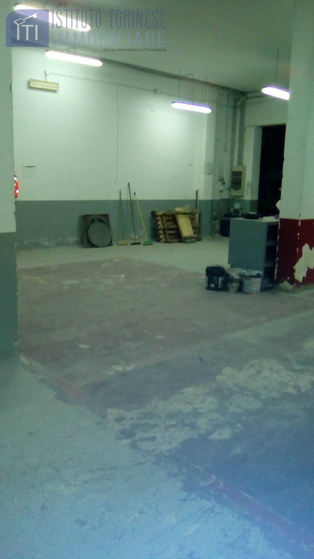 MAGAZZINO/CANTINA in affitto a Sant'Antimo