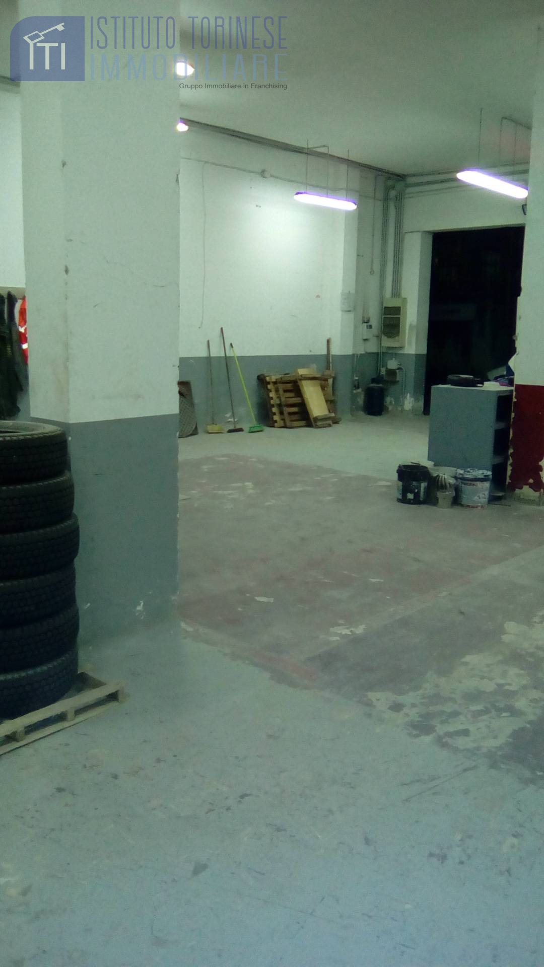 MAGAZZINO/CANTINA in affitto a Sant'Antimo