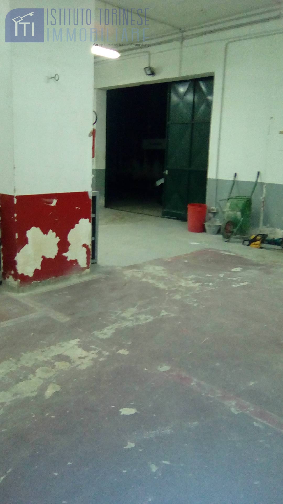 MAGAZZINO/CANTINA in affitto a Sant'Antimo