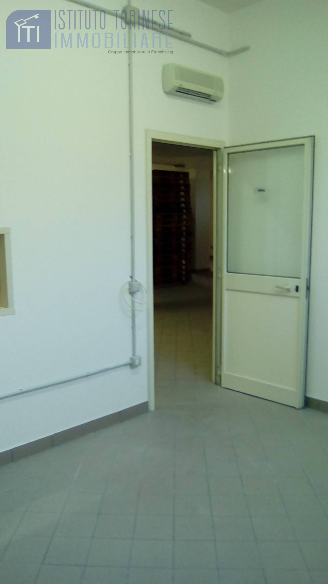 LICENZA/ATTIVITA COMM.LE in affitto a Sant'Antimo