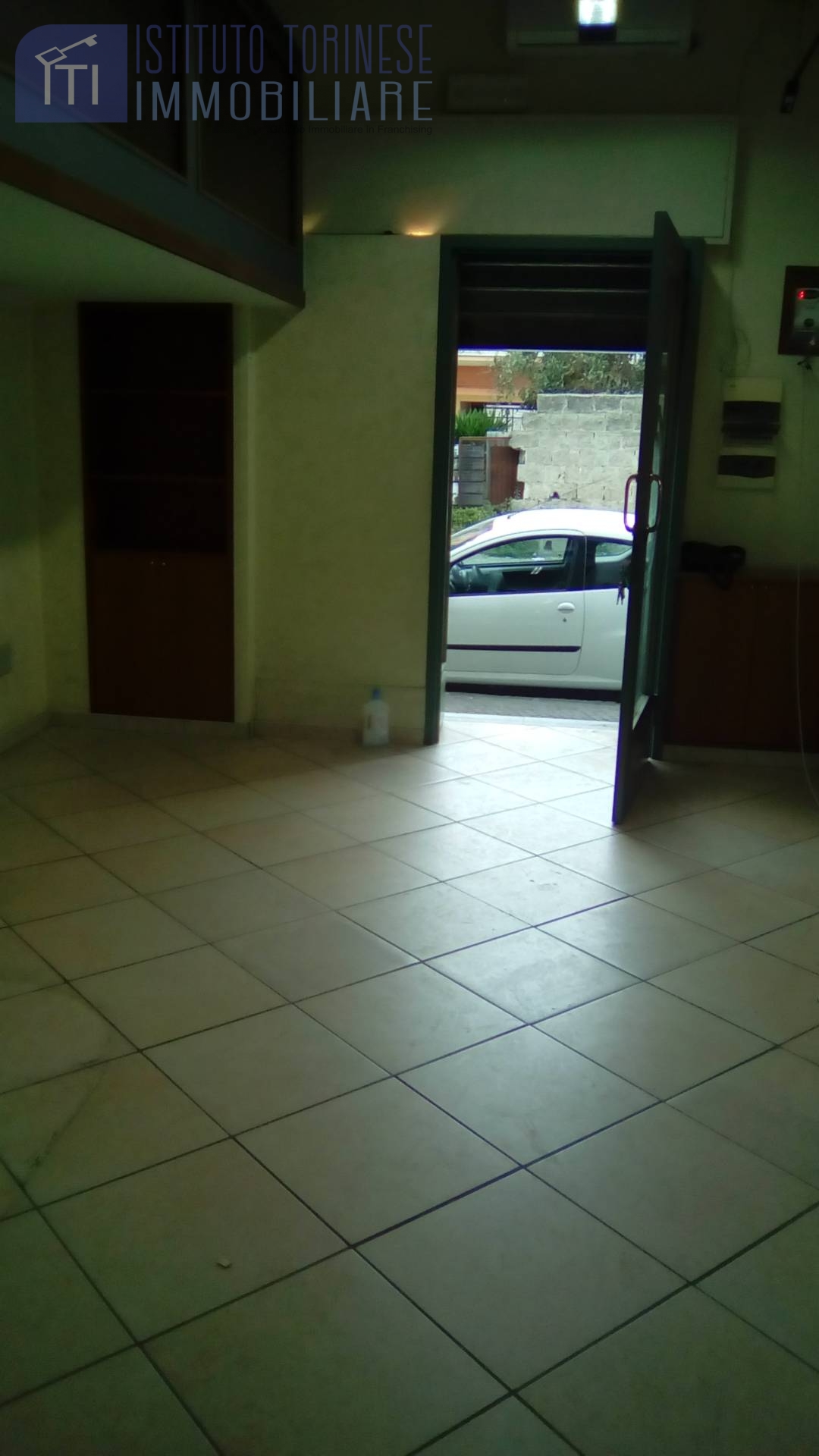 NEGOZIO in affitto a Sant'Antimo