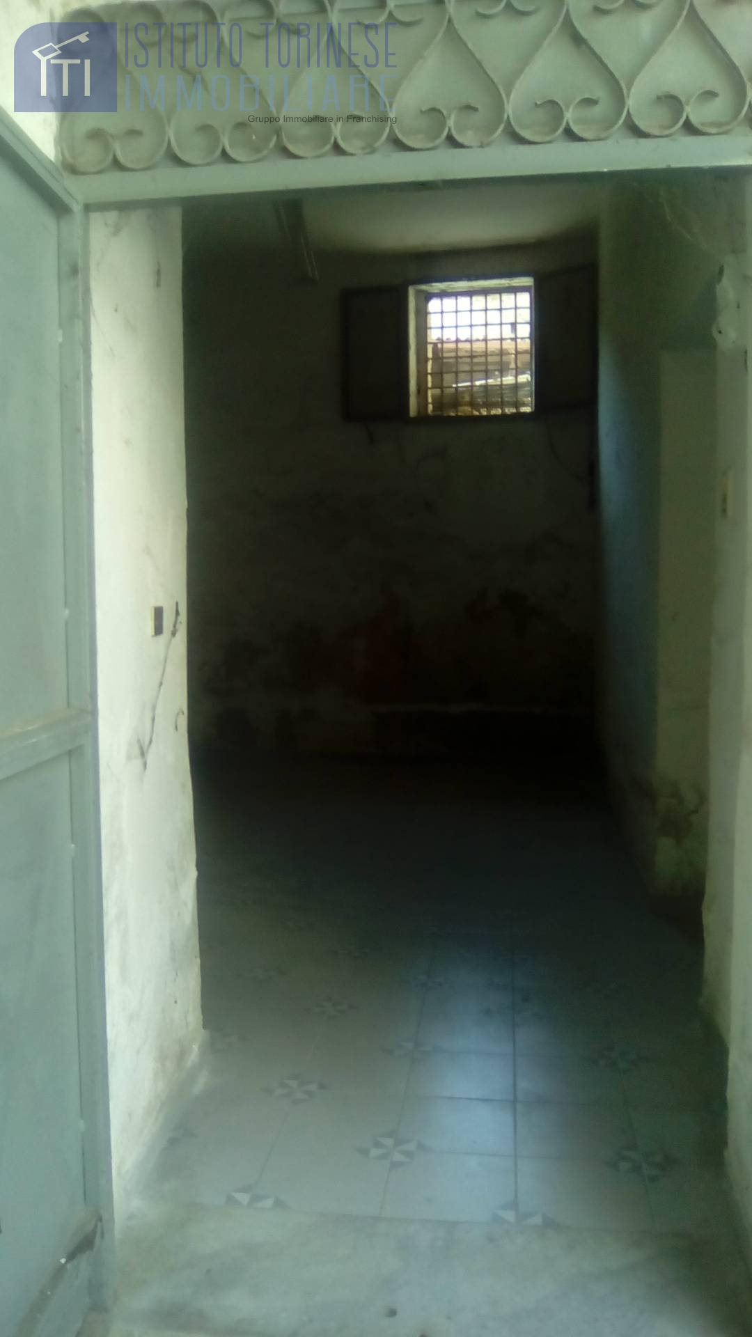 NEGOZIO in vendita a Sant'Antimo