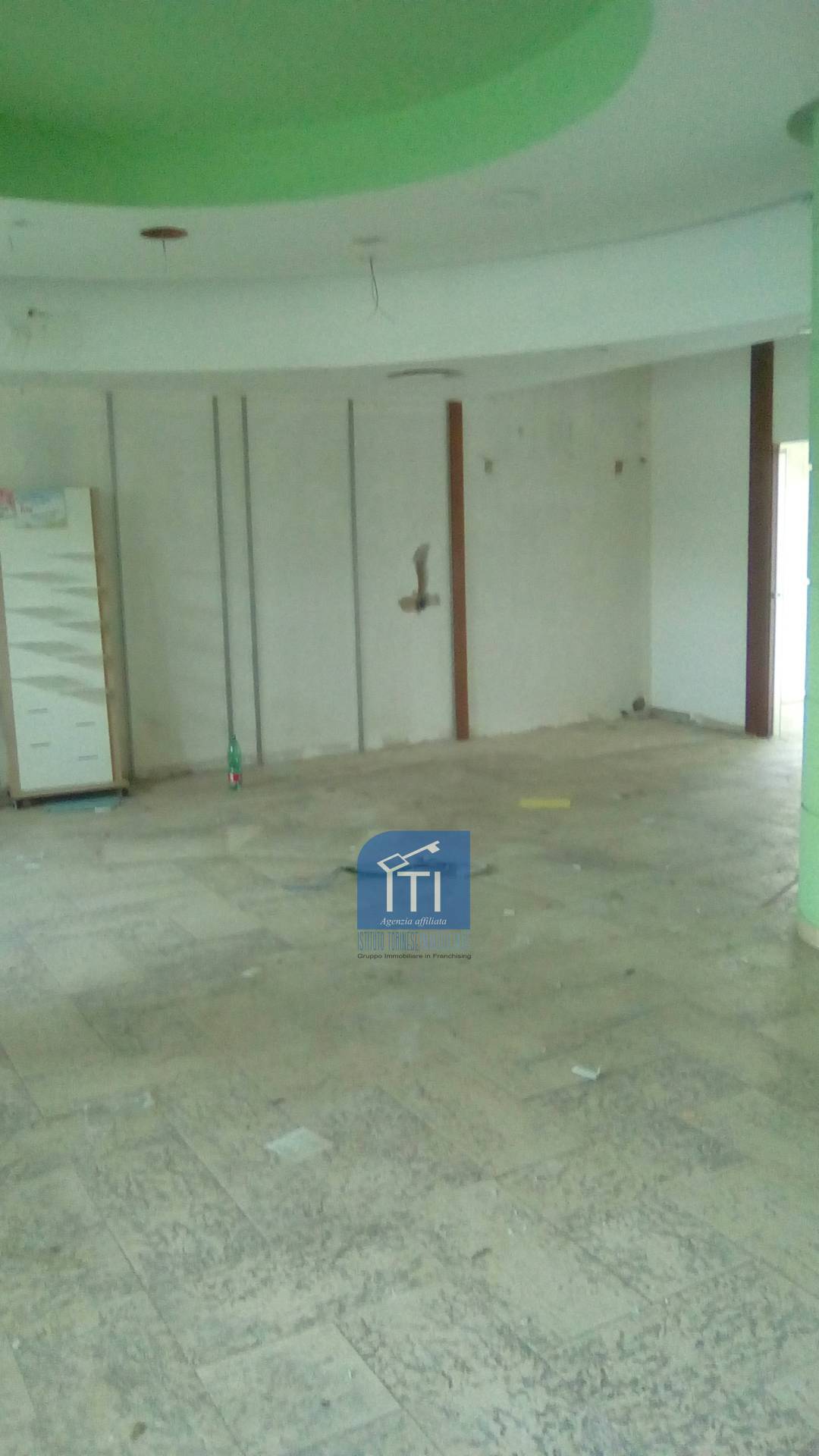 NEGOZIO in affitto a Sant'Antimo