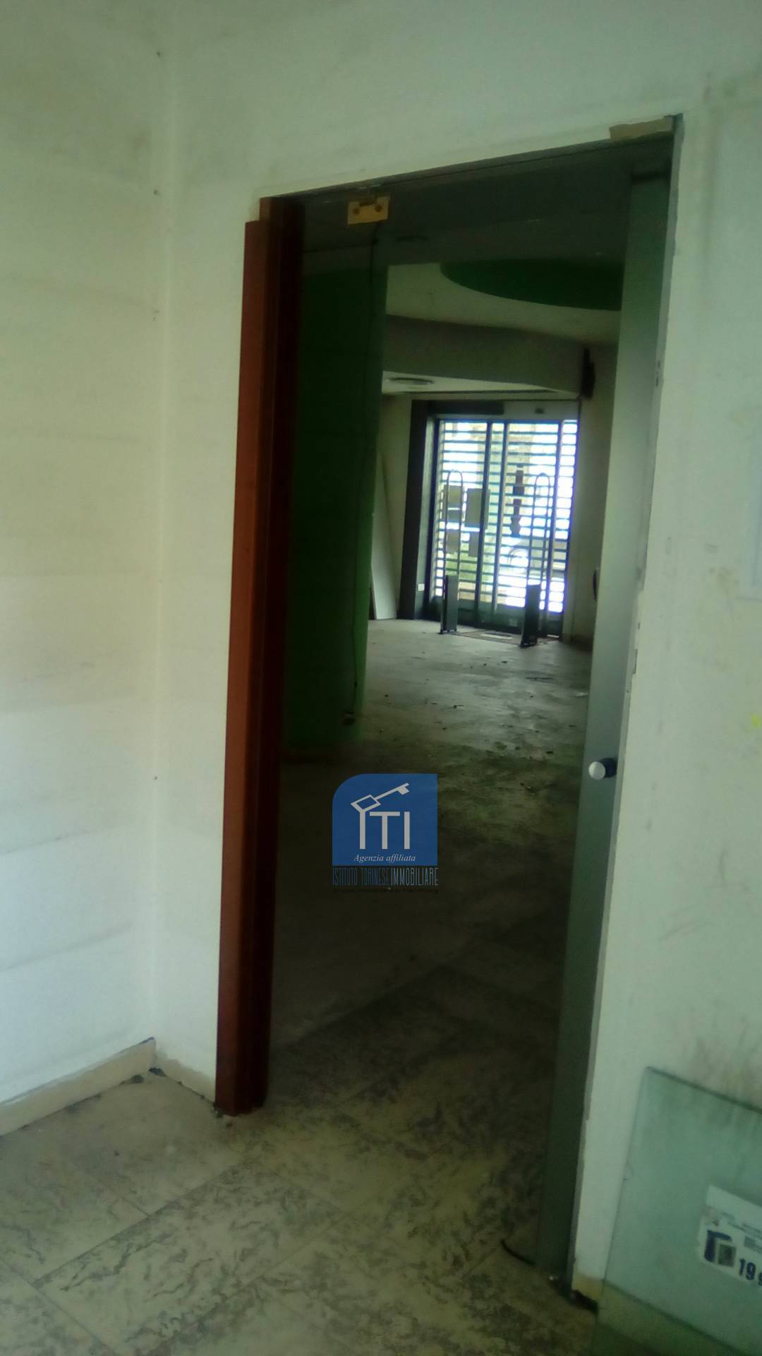 NEGOZIO in affitto a Sant'Antimo