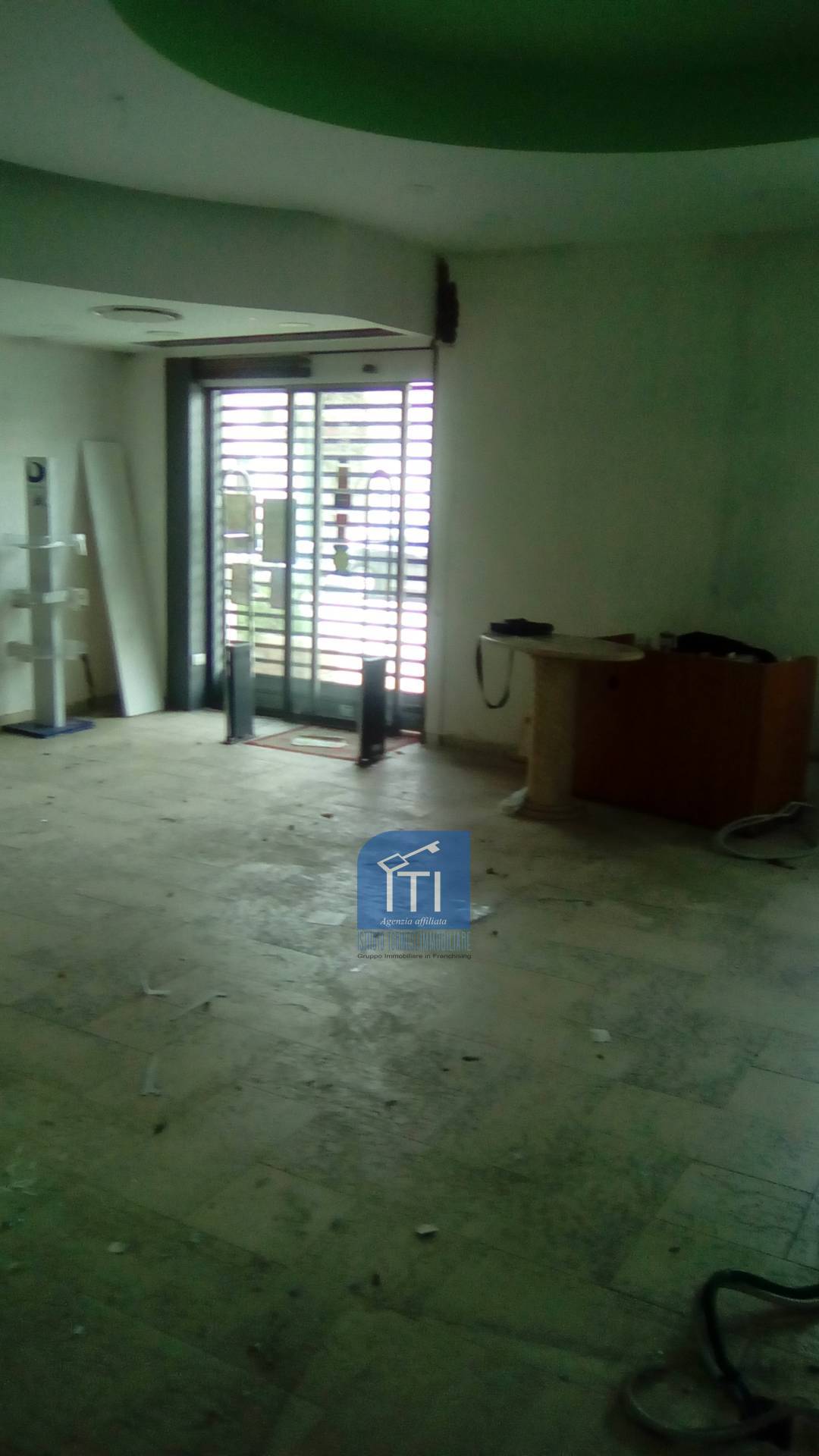 NEGOZIO in affitto a Sant'Antimo