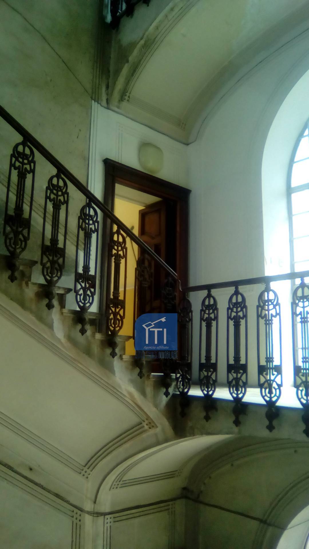 APPARTAMENTO + DI 4 LOCALI in vendita a Sant'Antimo