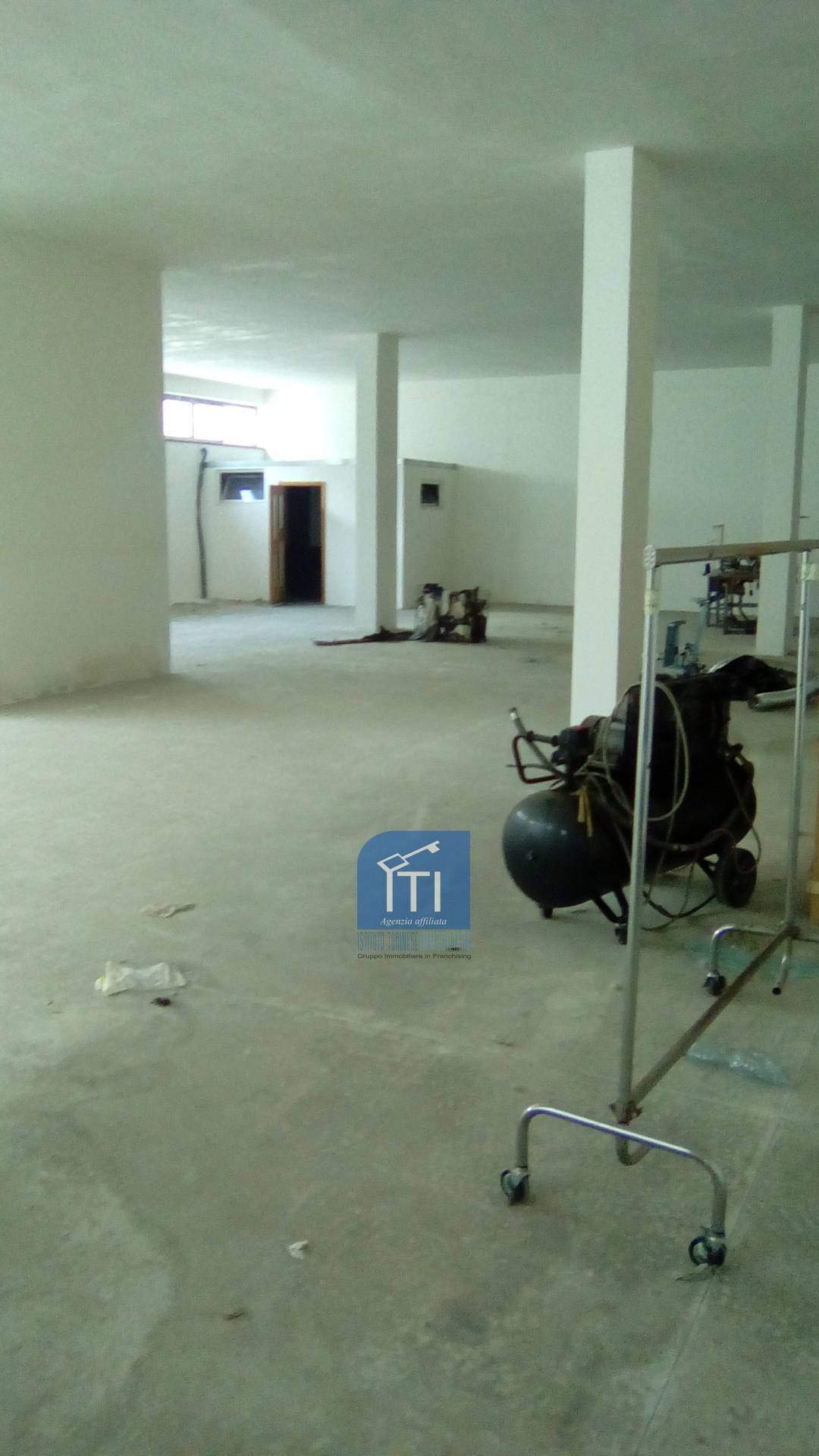 CAPANNONE INDUSTRIALE in affitto a Sant'Antimo