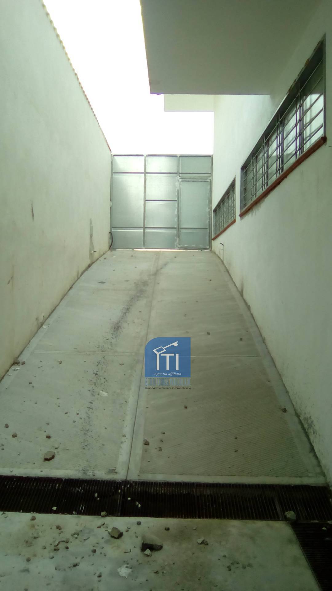 CAPANNONE INDUSTRIALE in affitto a Sant'Antimo