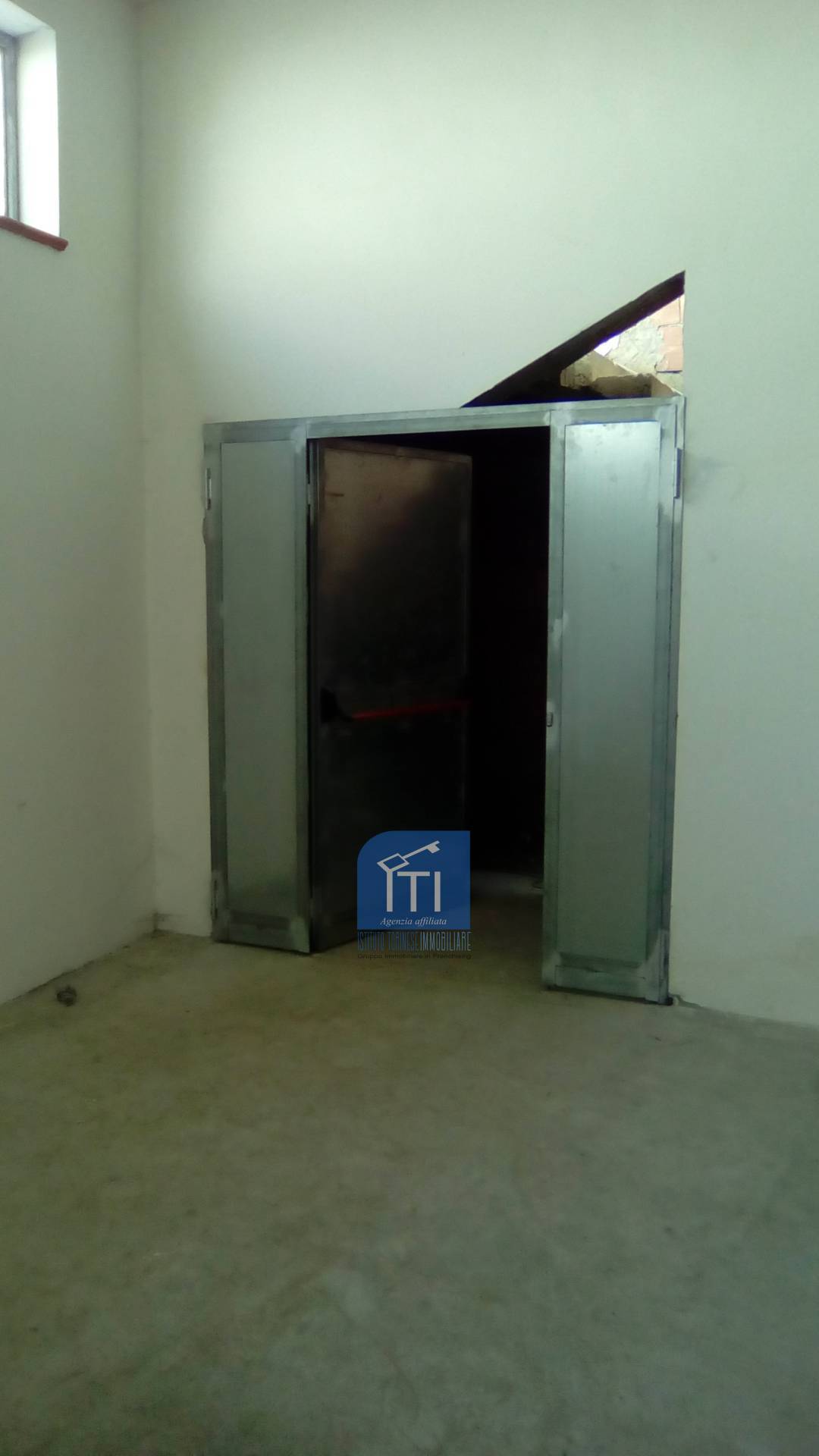 CAPANNONE INDUSTRIALE in affitto a Sant'Antimo