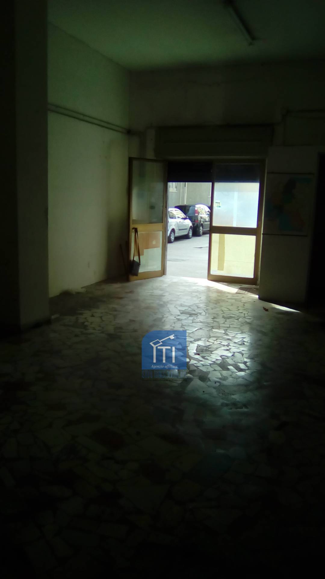 MAGAZZINO/CANTINA in affitto a Sant'Antimo