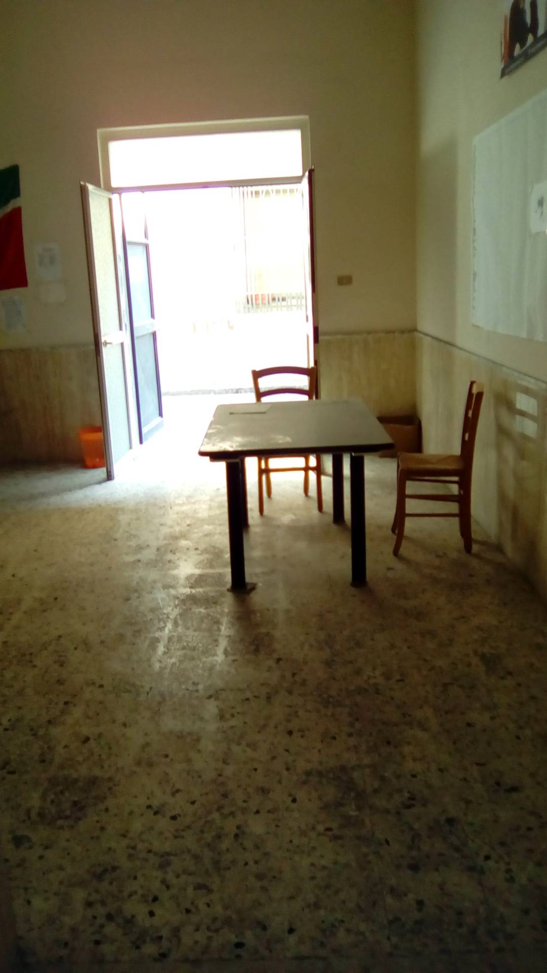 NEGOZIO in vendita a Sant'Antimo