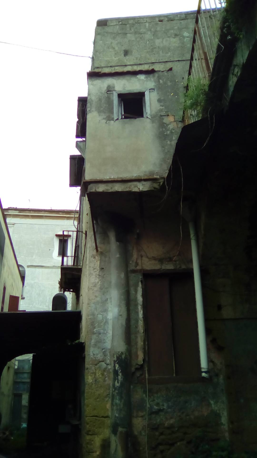 TERRENO CON RUDERE in vendita a Sant'Antimo