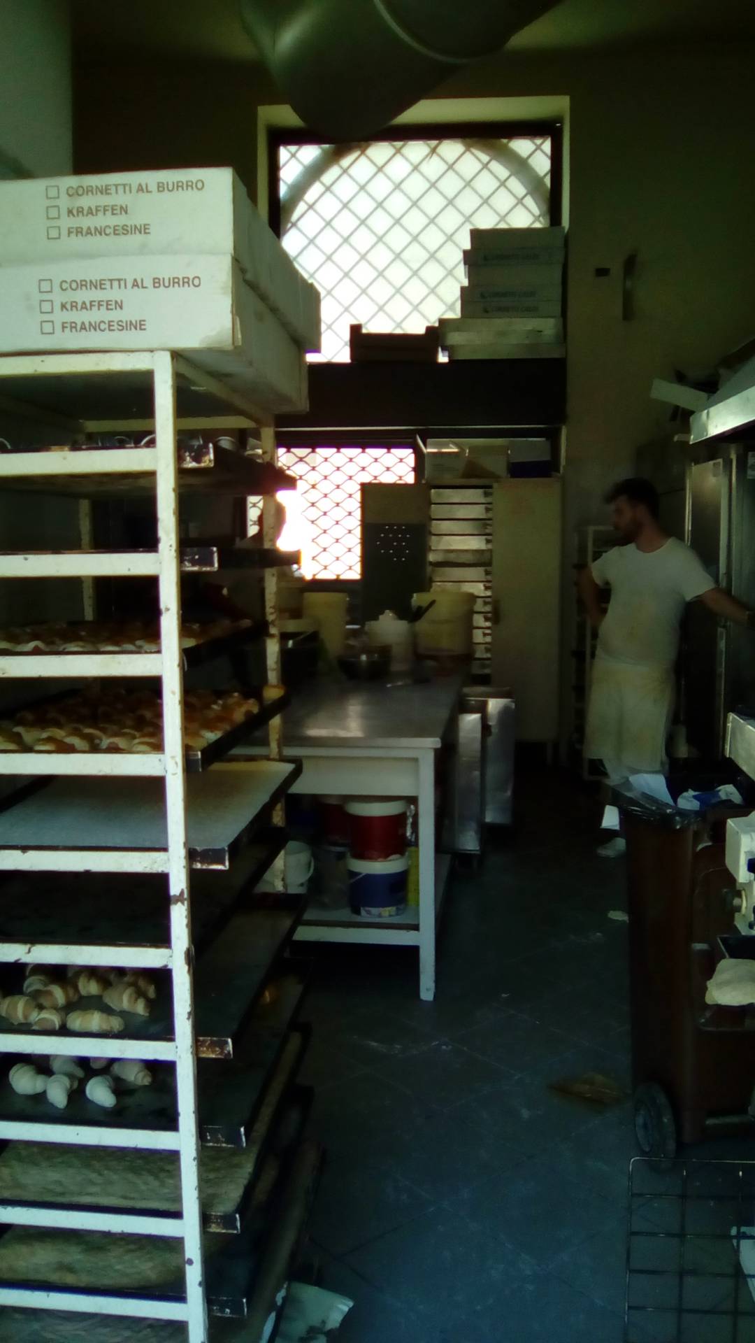 NEGOZIO in affitto a Sant'Antimo