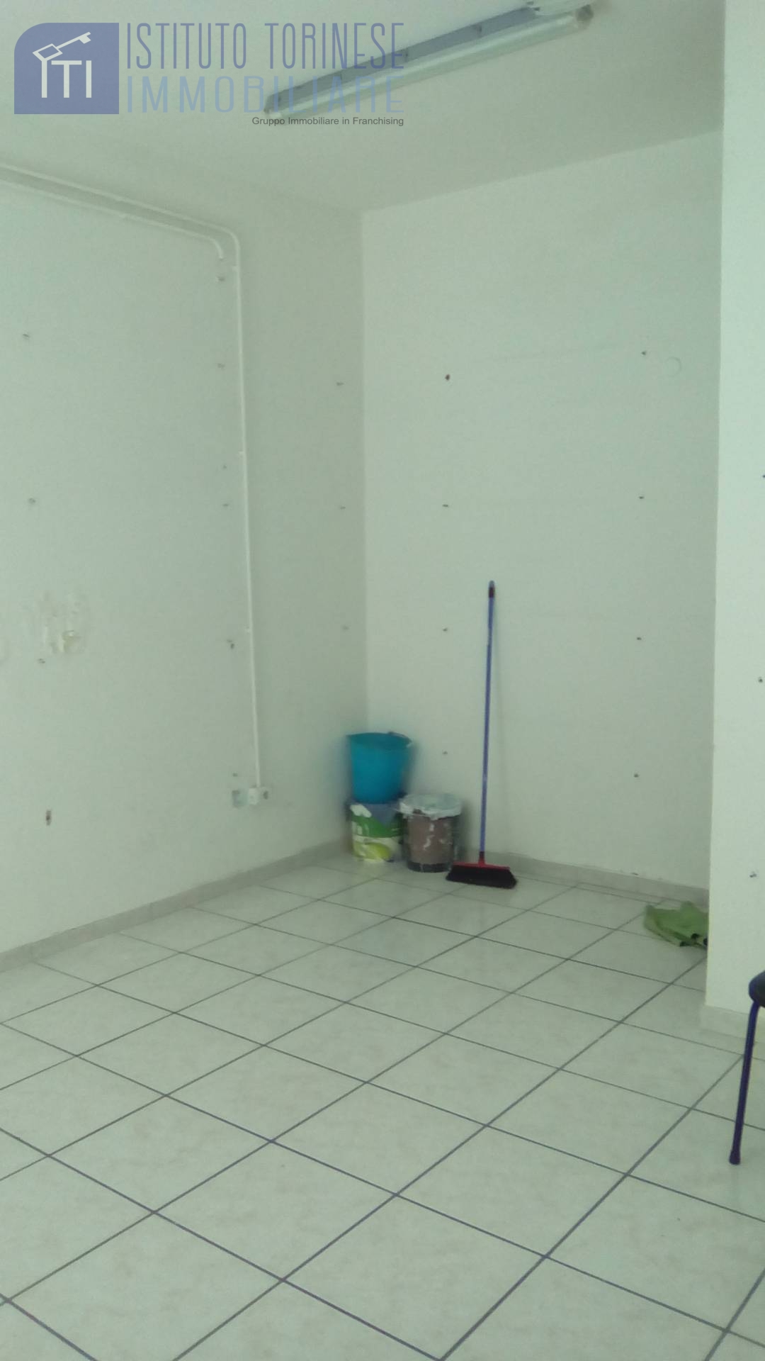 NEGOZIO in affitto a Sant'Antimo